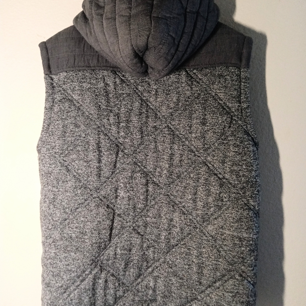 Marc Ecko Cut & Sew Mens Gray Quilted Hooded Puffer Vest Size M EUC - Picture 7 of 9